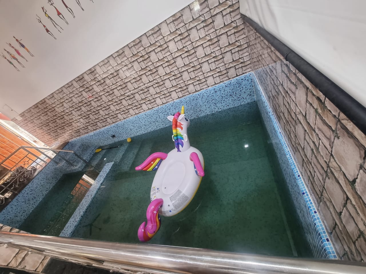 INDOOOR POOL